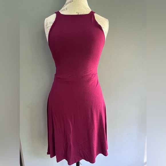 AE Outfitters soft and sexy adorable Burgundy Dress size medium - Picture 1 of 8